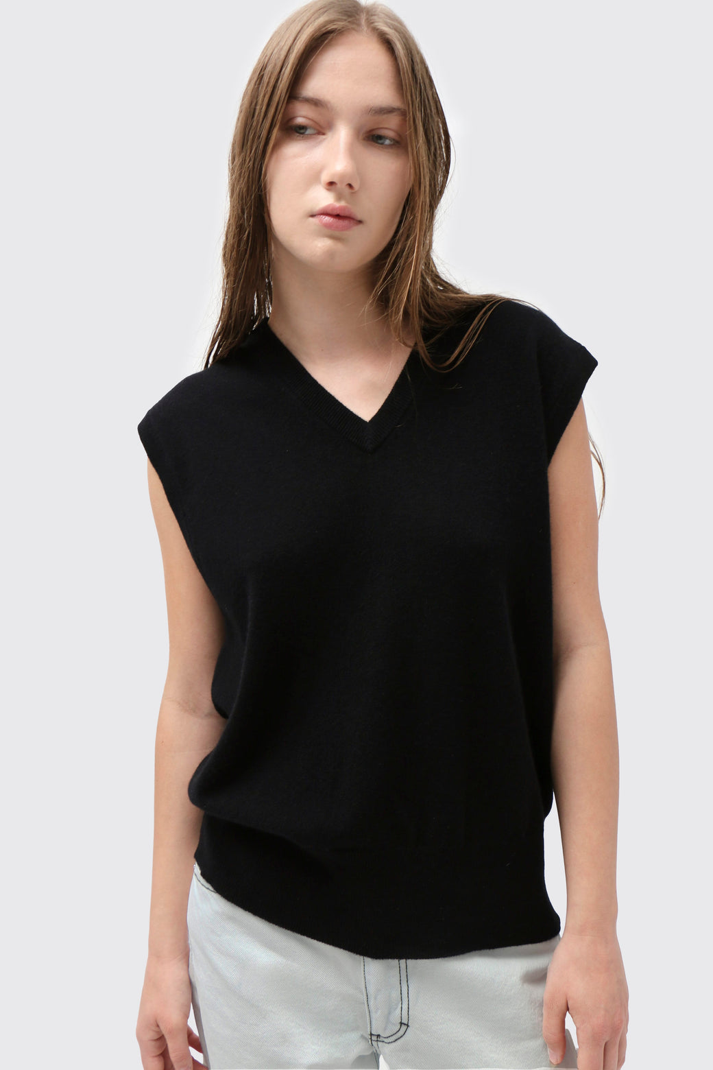 Extreme Cashmere ~ Raven N°243 Spencer Vest | MAIMOUN
